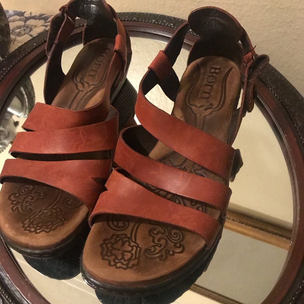 Born Sandals Size 8 Salmon/Burgundy color